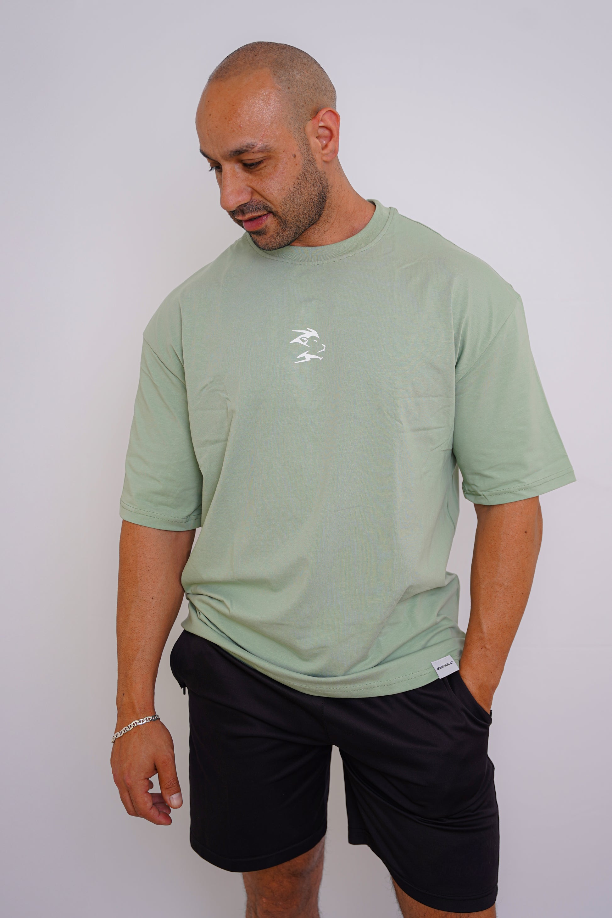 GYMHOLIC – Oversized Fitness T-Shirt für Männer – Grün (B-Free Kollektion)