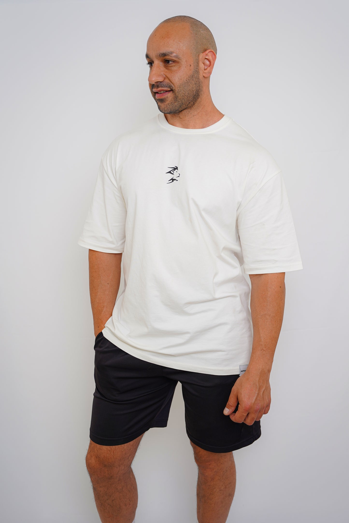 GYMHOLIC – Oversized Fitness T-Shirt für Männer – Weiß (B-Free Kollektion)