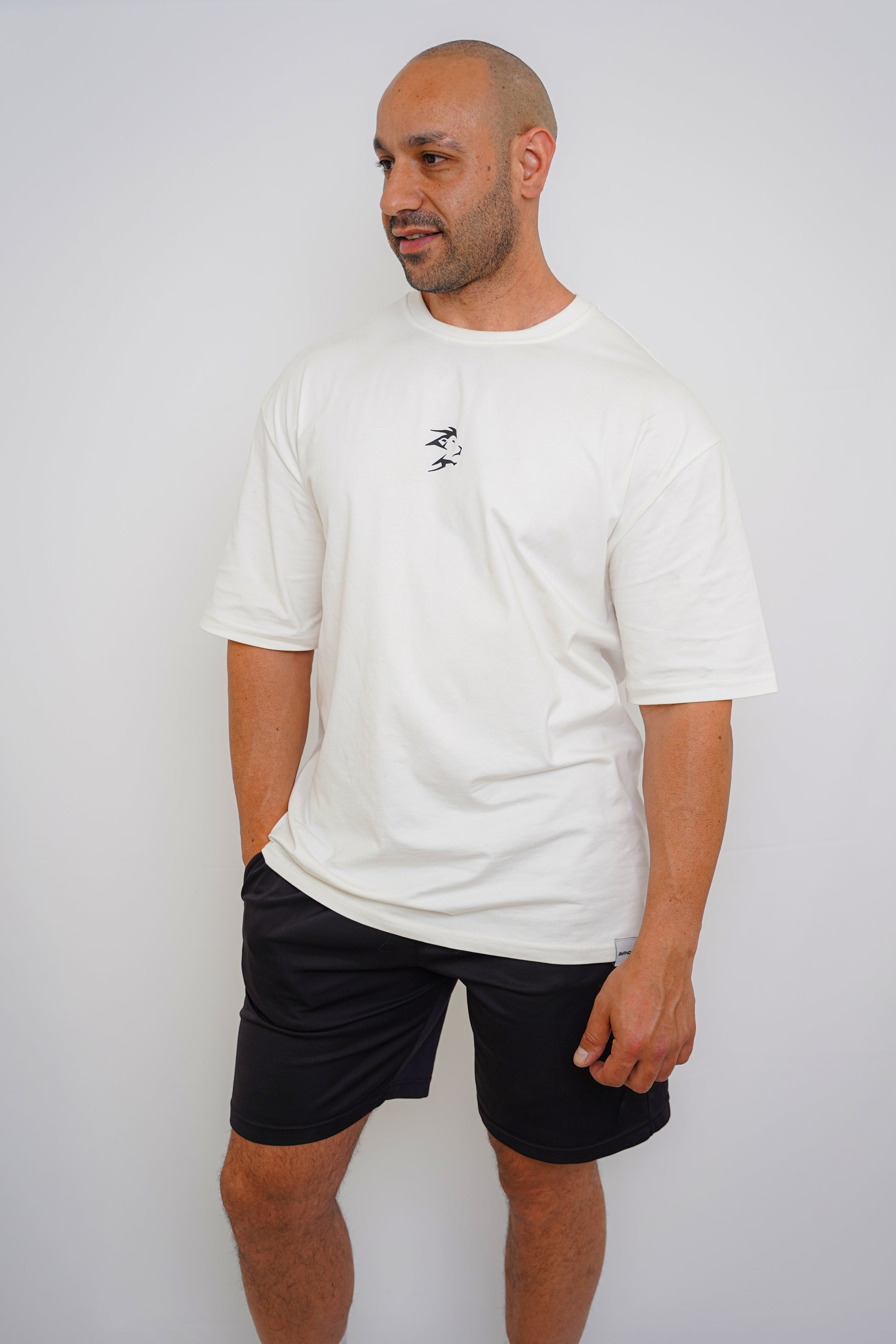 GYMHOLIC – Oversized Fitness T-Shirt für Männer – Weiß (B-Free Kollektion)